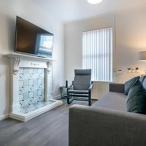 pass-the-keys-mccrackens-townhouse-10-min-walk-to-city-centre.belfasthotelsireland.com/