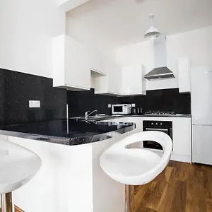 montgomery-central-apartment.edinburghhotelsuk.org/
